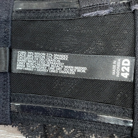 NWOT Torrid Curve Bombshell Everyday Strapless Bra Lightly Lined Underwire 42D - Picture 10 of 16